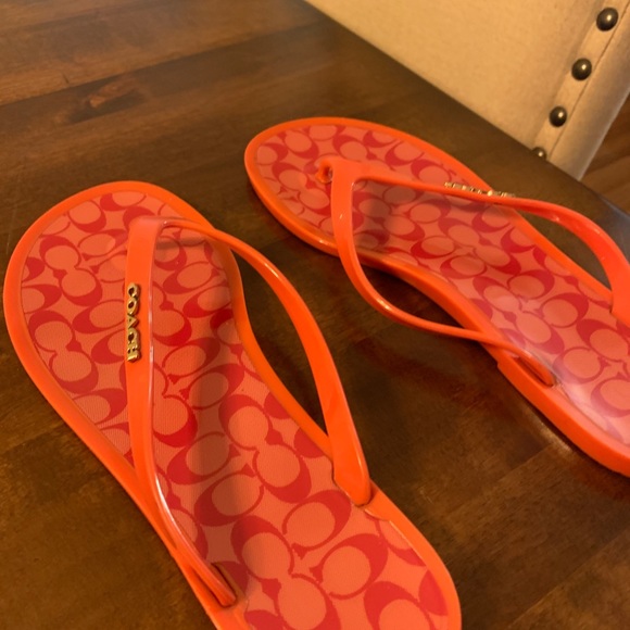 Coach Size 7 sandals - Picture 2 of 4